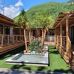 مكان تخييم Camping-village Del Sole