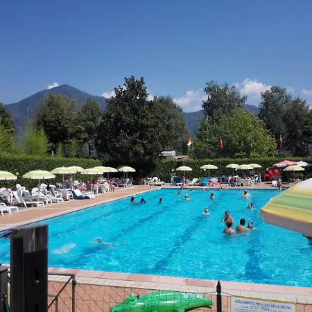 Camping-village Del Sole * קנוביו